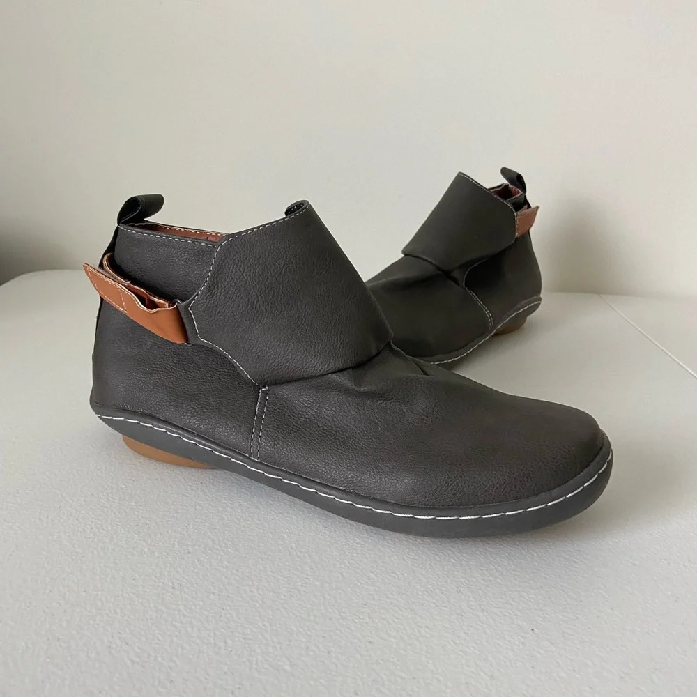 NEW | Women's ankle hook and loop strap fashion boots casual — size 10.5